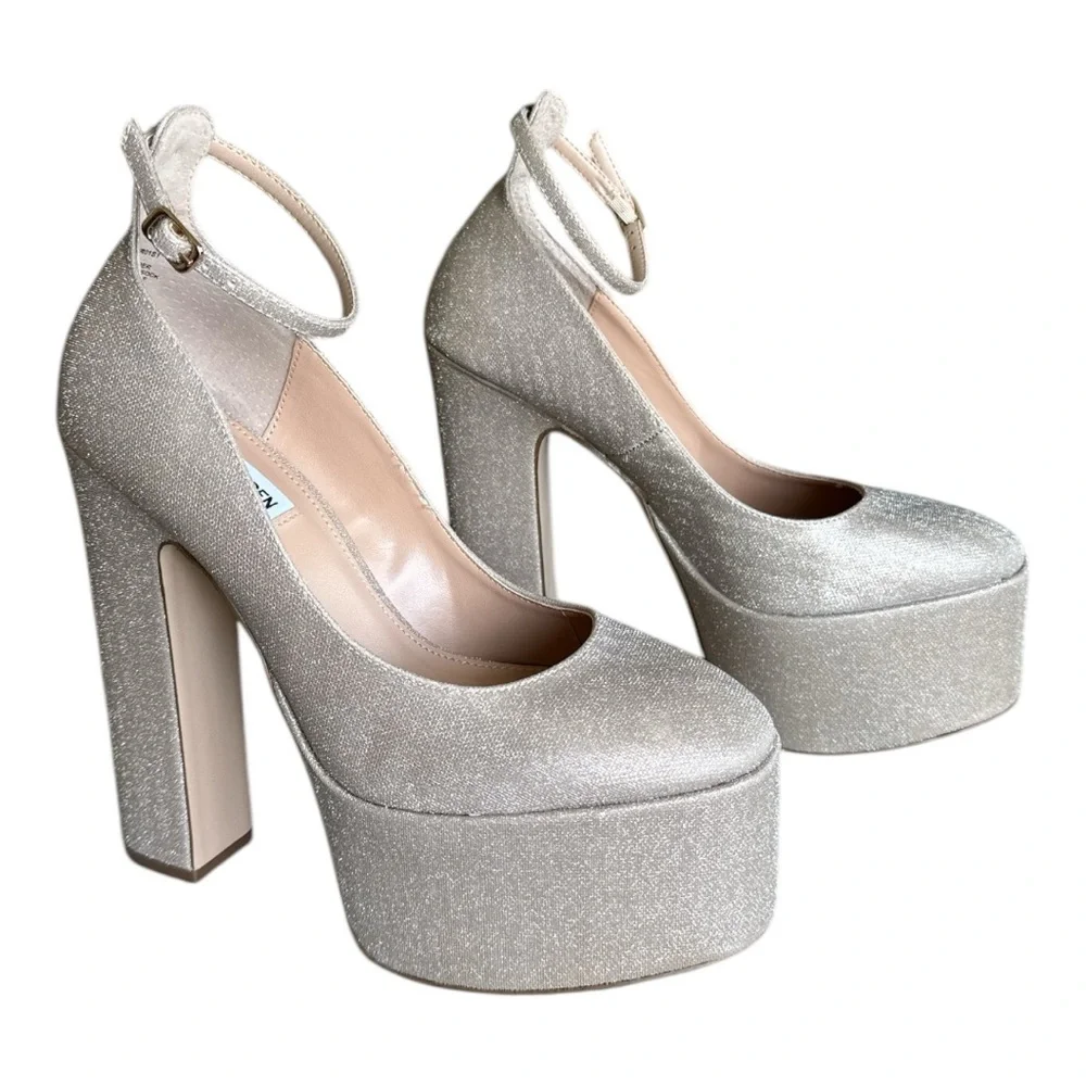 Steve Madden Skyrise Pump Gold Glitter Sz. 8.5 New in Box!